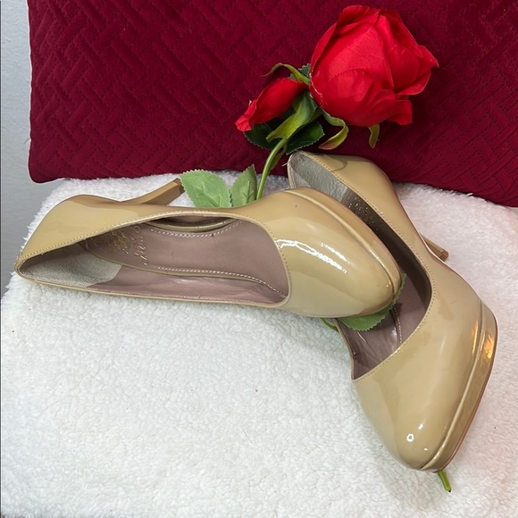 Vince Camuto Tan Heels Classic Pumps - Picture 8 of 16